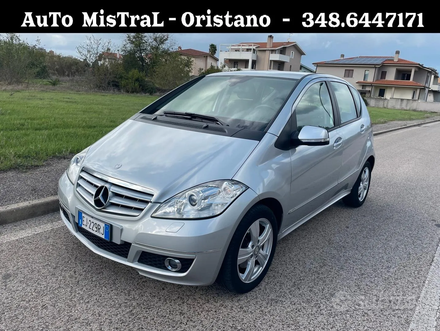 Mercedes-Benz A-Class 2011 photo 2