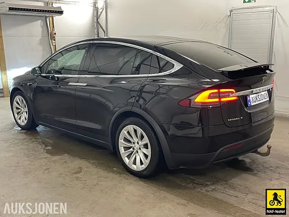 Tesla Model X 2019 photo 2