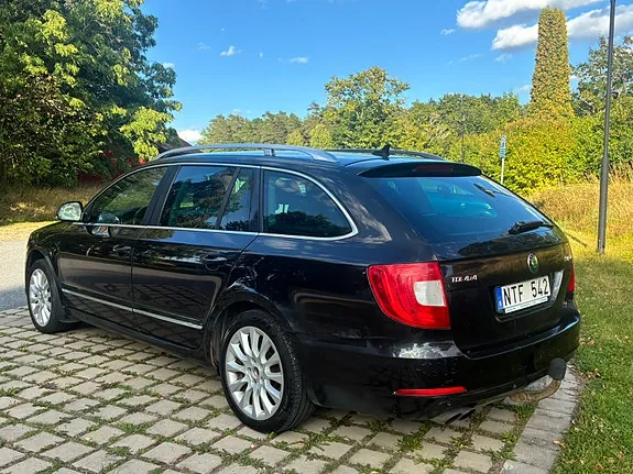 Skoda Superb 2012 photo 3