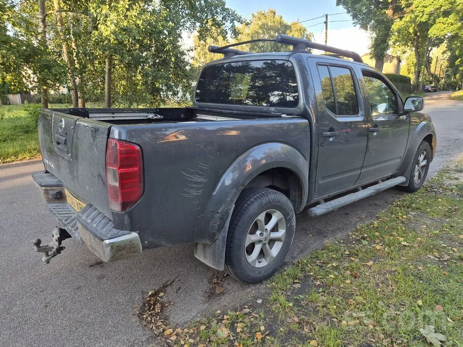 Nissan Navara 2011 photo 4
