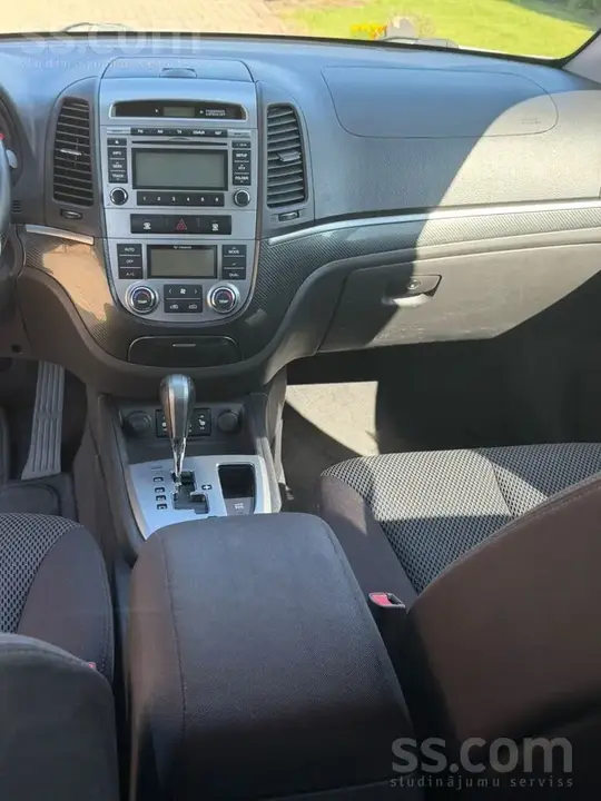 Hyundai Santa Fe 2012 photo 5