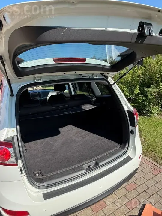 Hyundai Santa Fe 2012 photo 2