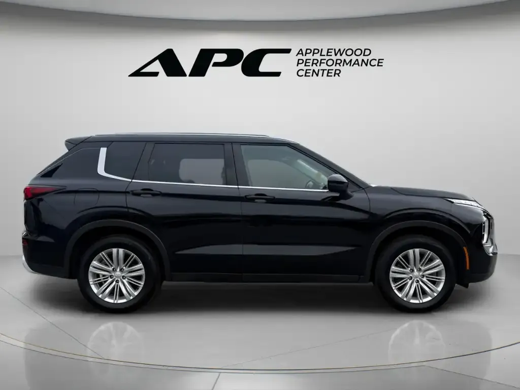 Mitsubishi Outlander 2023 photo 5