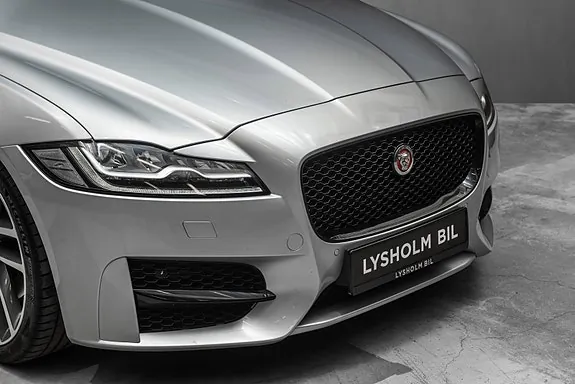 Jaguar Xf 2016 photo 3