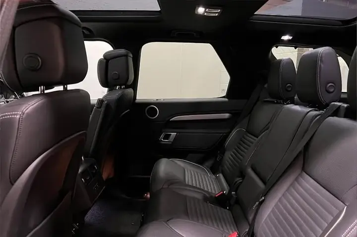 Land Rover Discovery 2023 photo 5