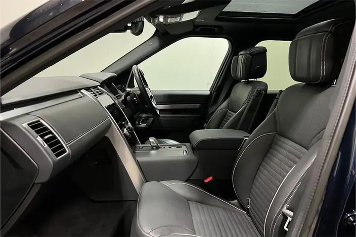 Land Rover Discovery 2023 photo 4