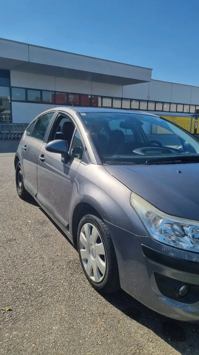 Citroen C4 2009 photo 2
