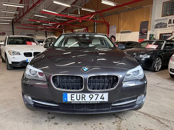BMW 523I 2010 photo 2