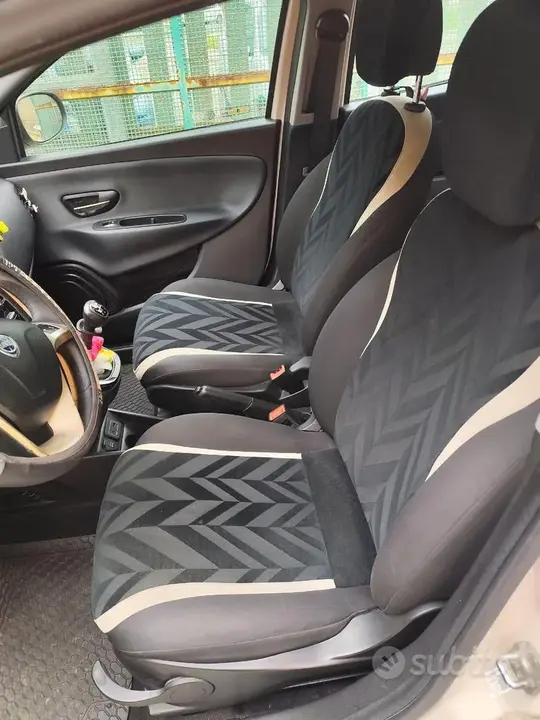 Lancia Ypsilon 2016 photo 4