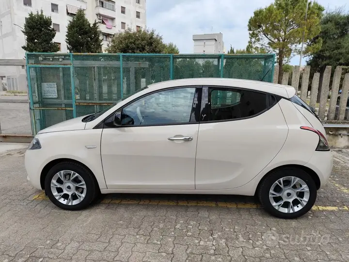 Lancia Ypsilon 2016 photo 3