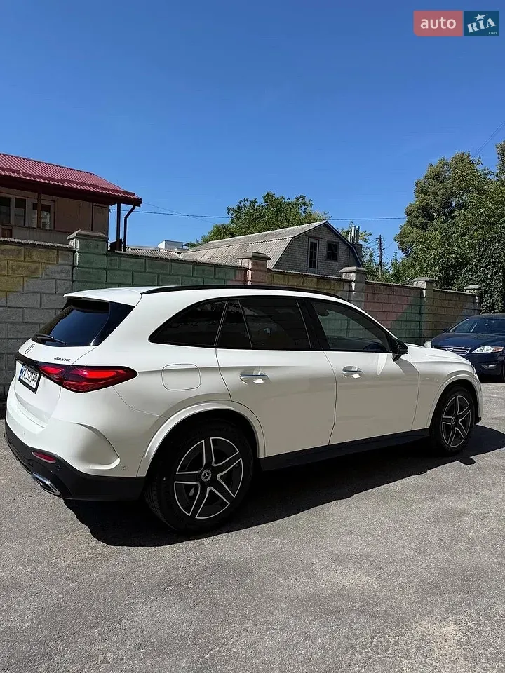 Mercedes-Benz Glc-Class 2025 photo 4