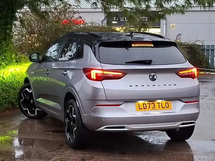 Vauxhall Grandland 2023 photo 2