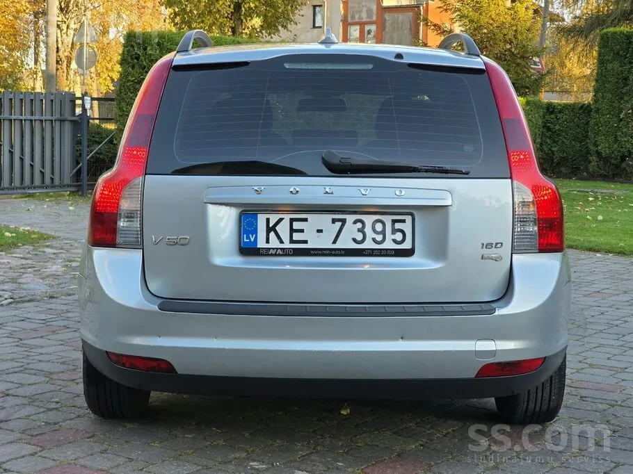 Volvo V50 2010 photo 4