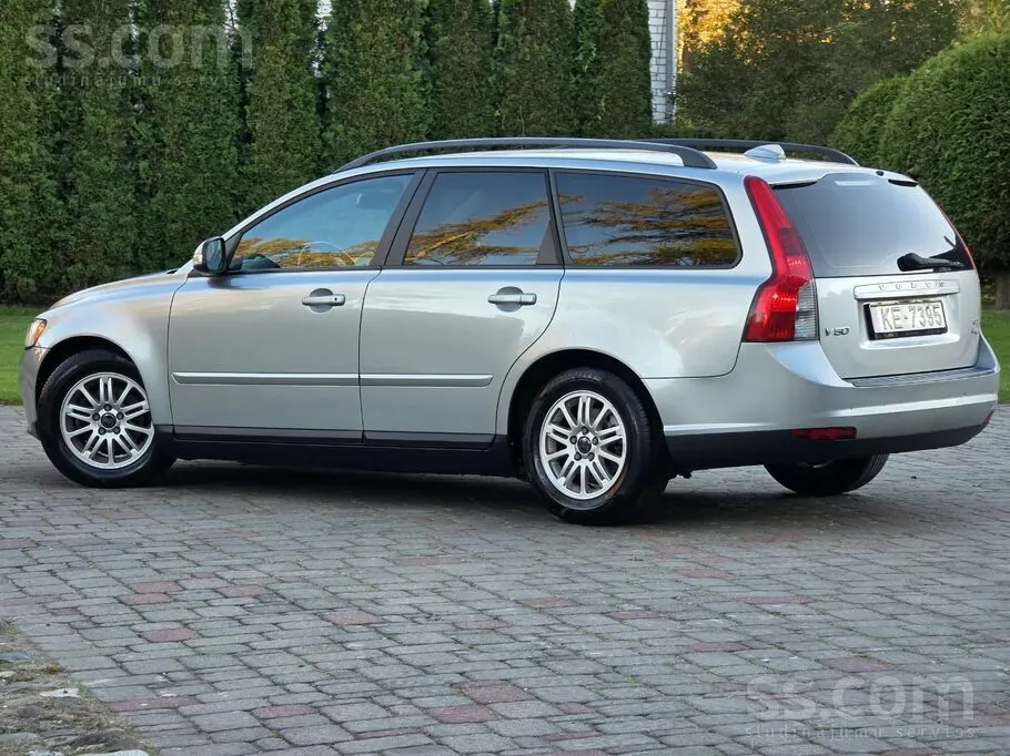 Volvo V50 2010 photo 3