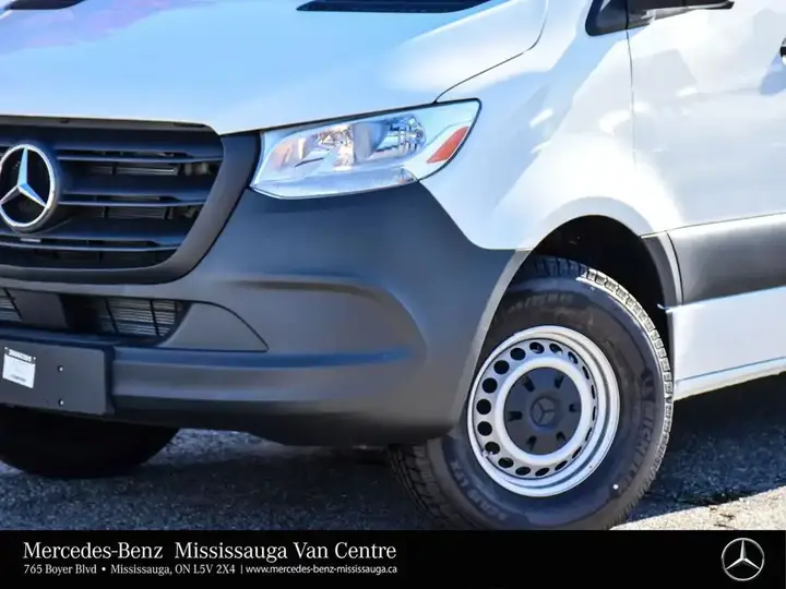 Mercedes-Benz Sprinter 2026 photo 2