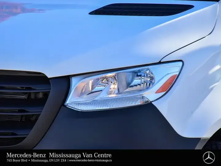 Mercedes-Benz Sprinter 2026 photo 3