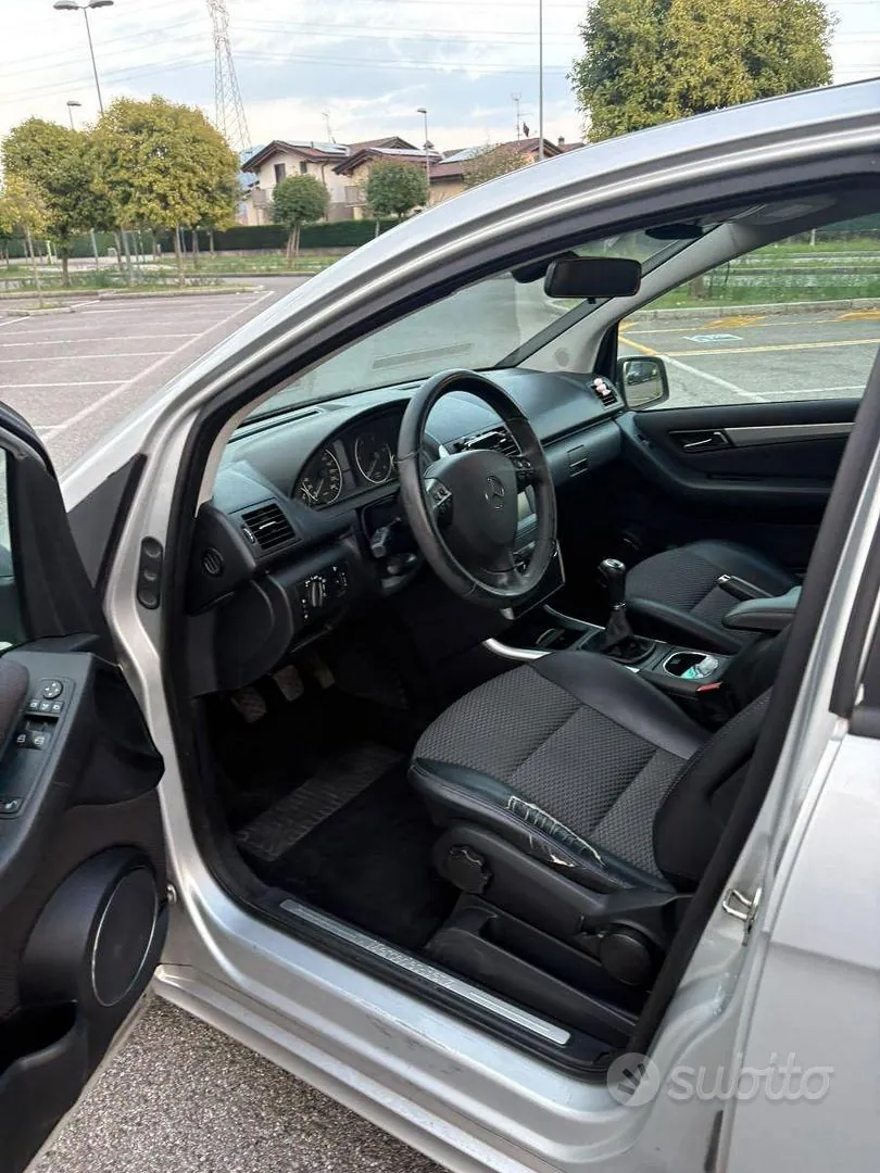 Mercedes-Benz A 2009 photo 3