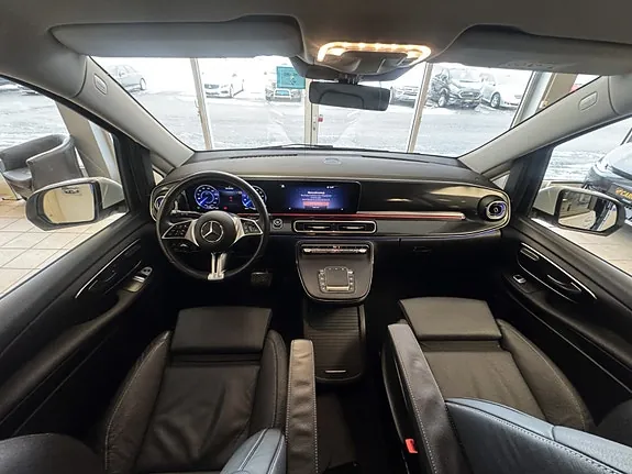 Mercedes-Benz Eqv300 2025 photo 3