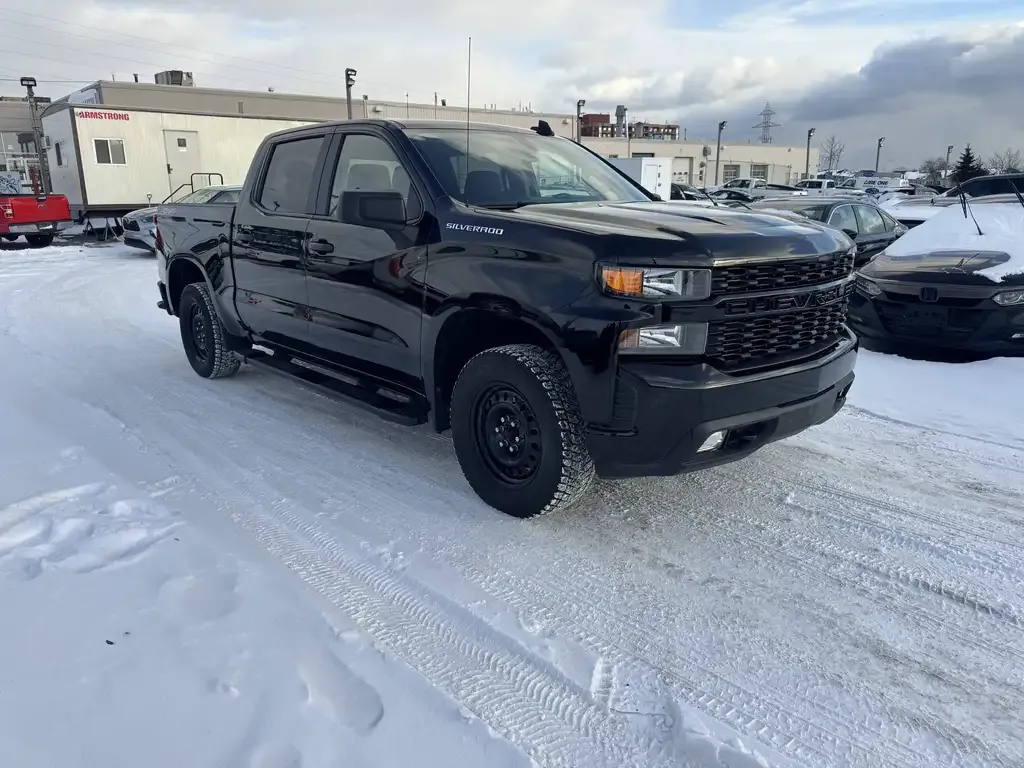 Chevrolet Silverado 1500 2021 photo 2