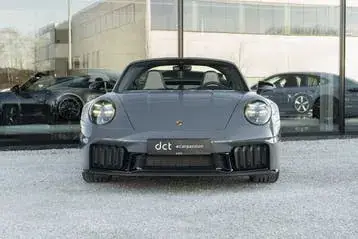 Porsche 911 2025 photo 2