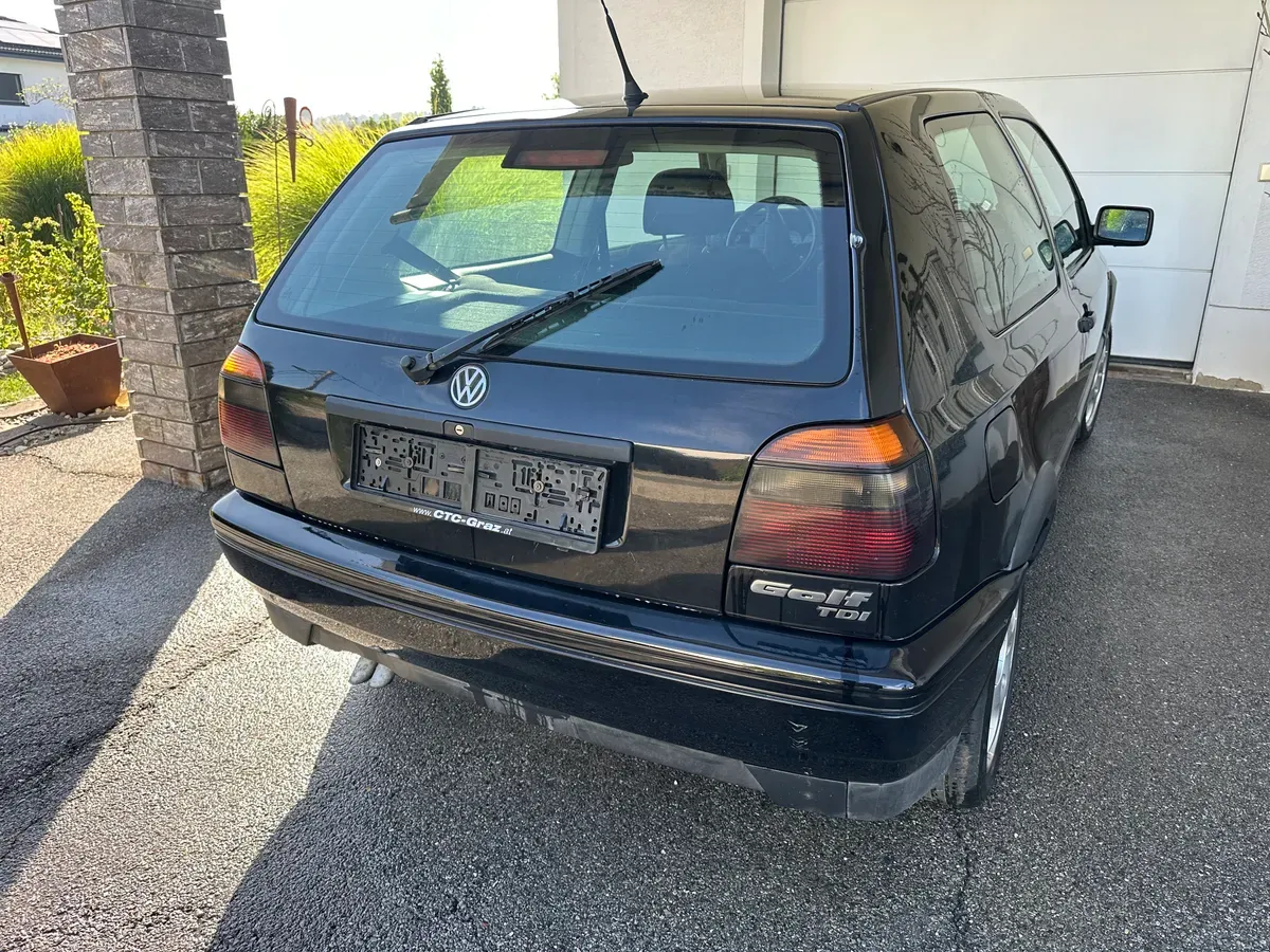 Volkswagen Golf 1997 photo 2