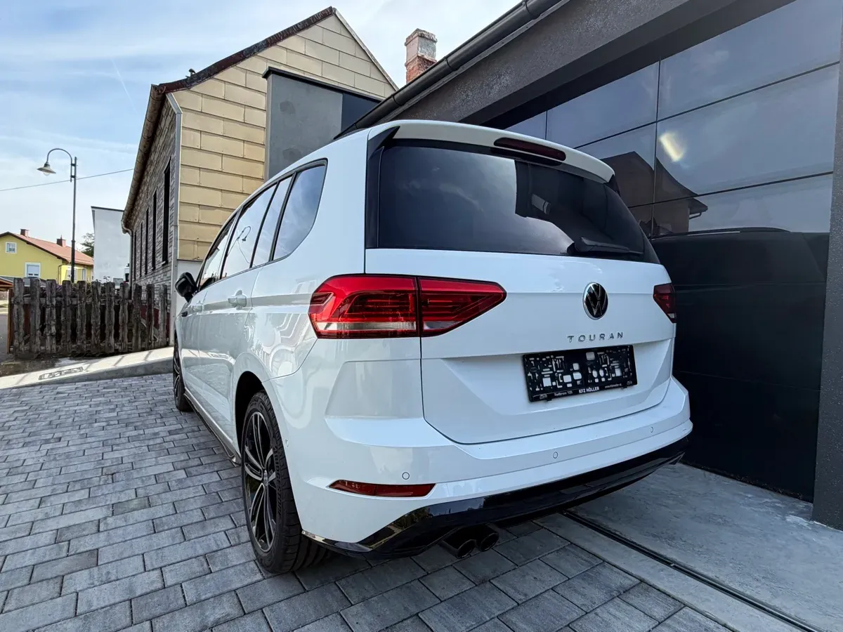 Volkswagen Touran 2025 photo 2