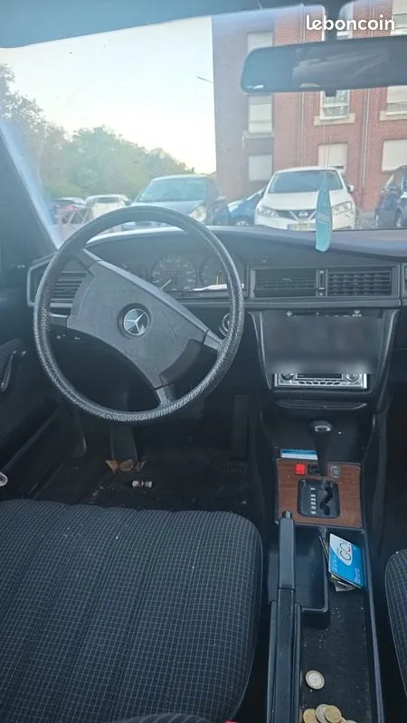 Mercedes-Benz 190 1986 photo 3