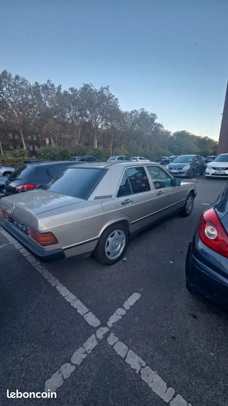 Mercedes-Benz 190 1986 photo 2