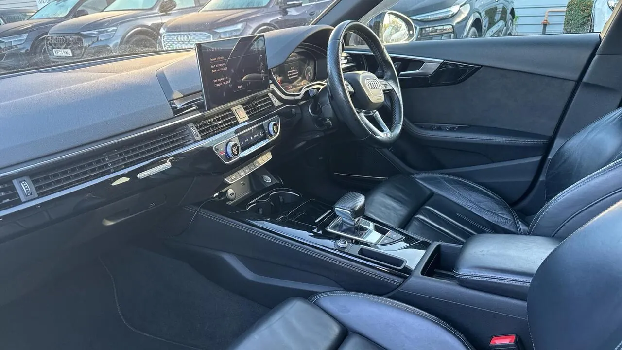 Audi A4 Avant 2021 photo 2