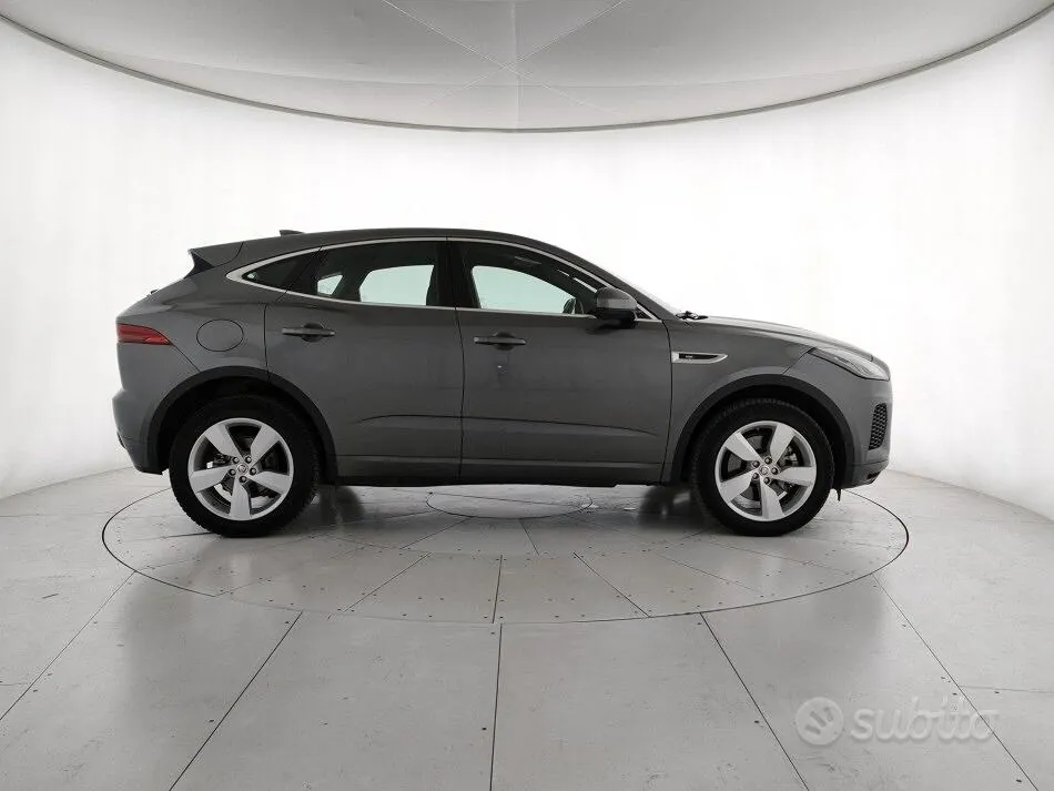 Jaguar E-Pace 2019 photo 3