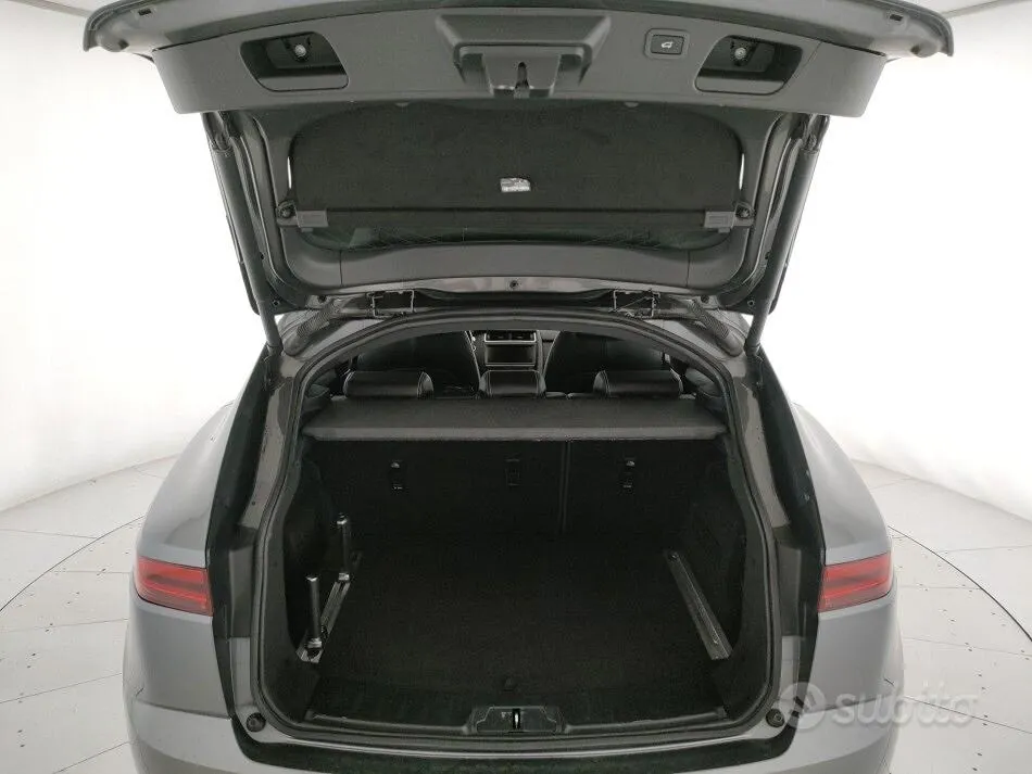Jaguar E-Pace 2019 photo 5