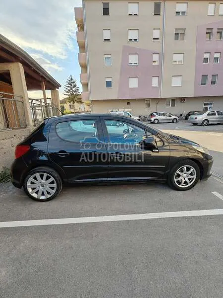 Peugeot 207 2007 photo 5