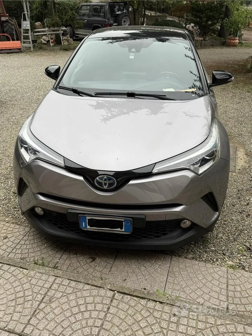Toyota C-Hr 2017 photo 2