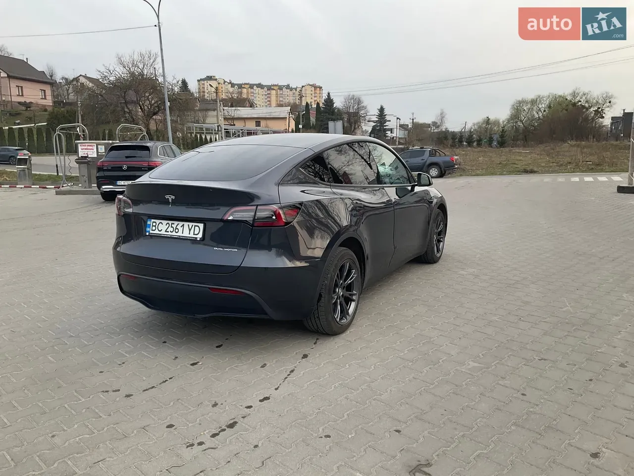 Tesla Model Y 2024 photo 3
