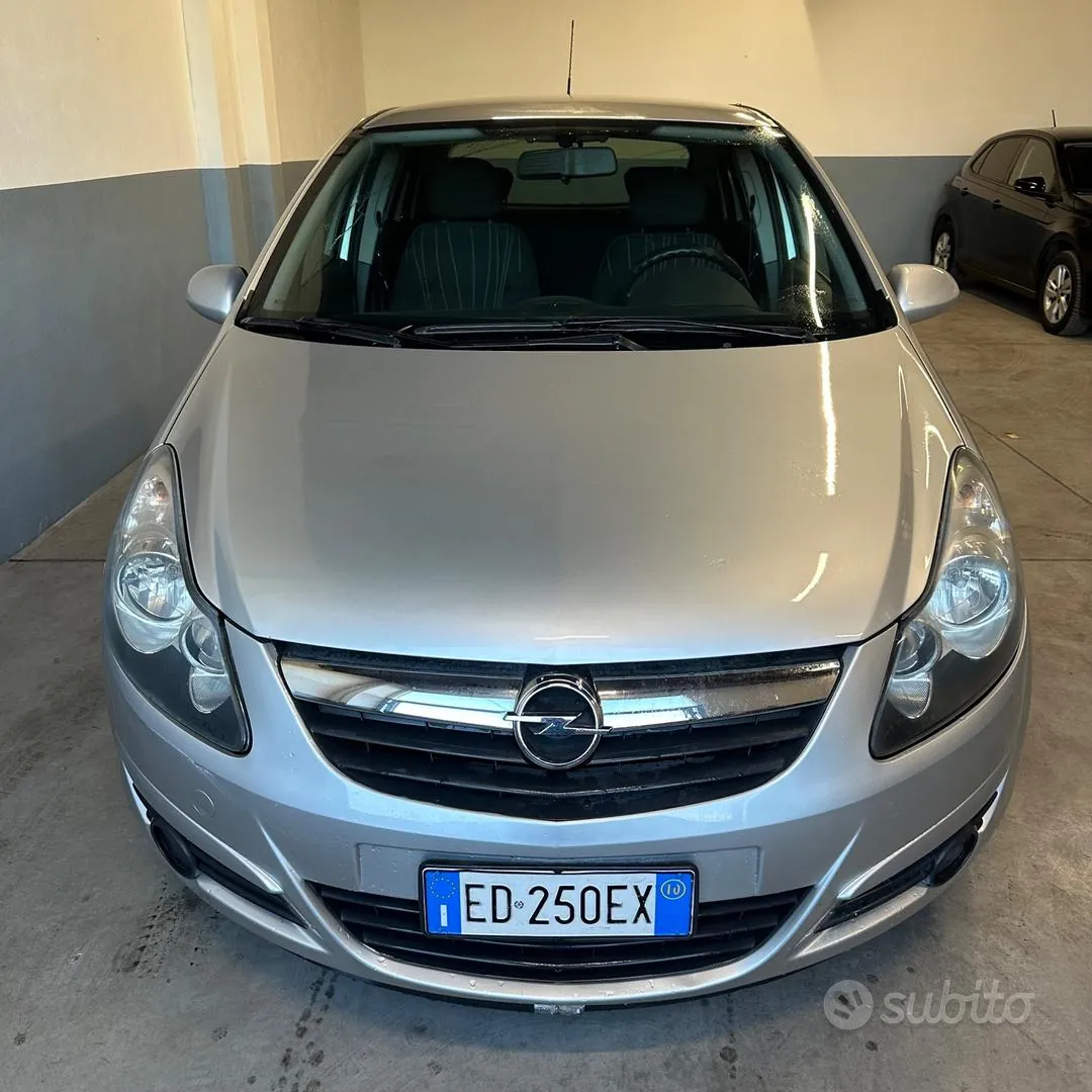 Opel Corsa 2010 photo 2