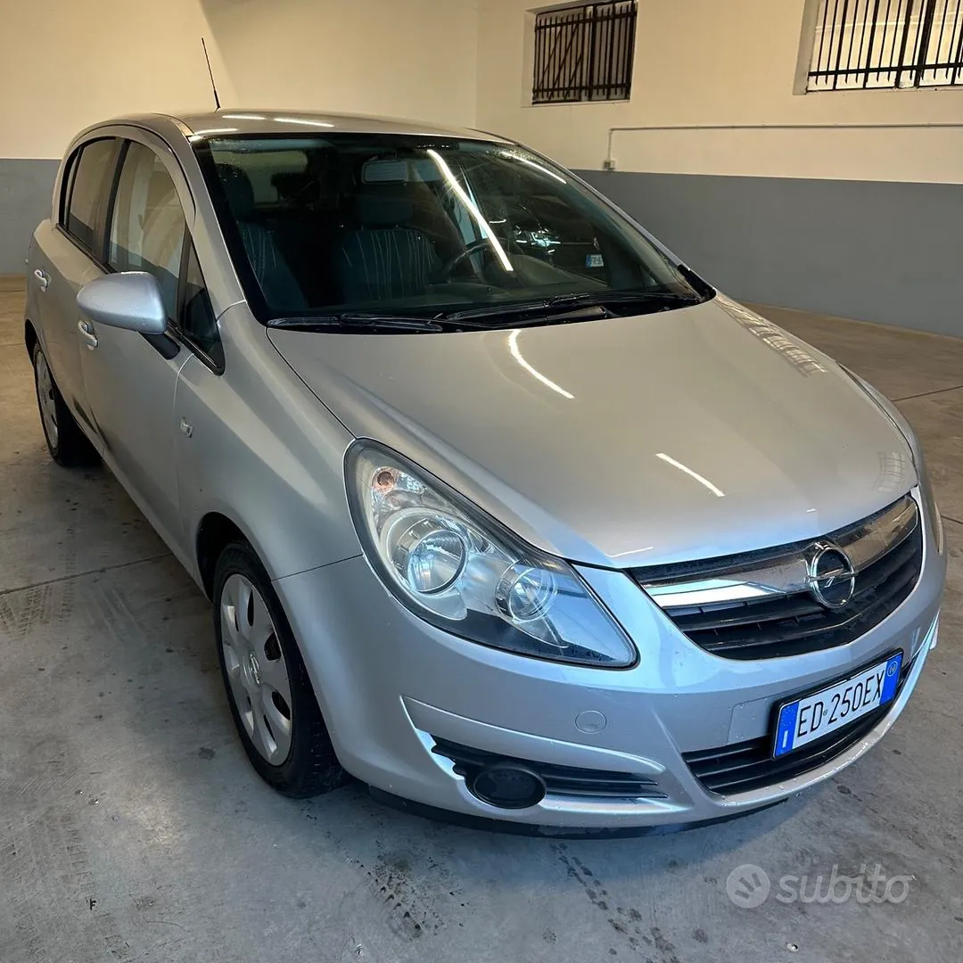 Opel Corsa 2010 photo 3