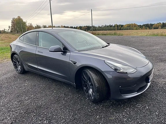 Tesla Model 3 2021 photo 2