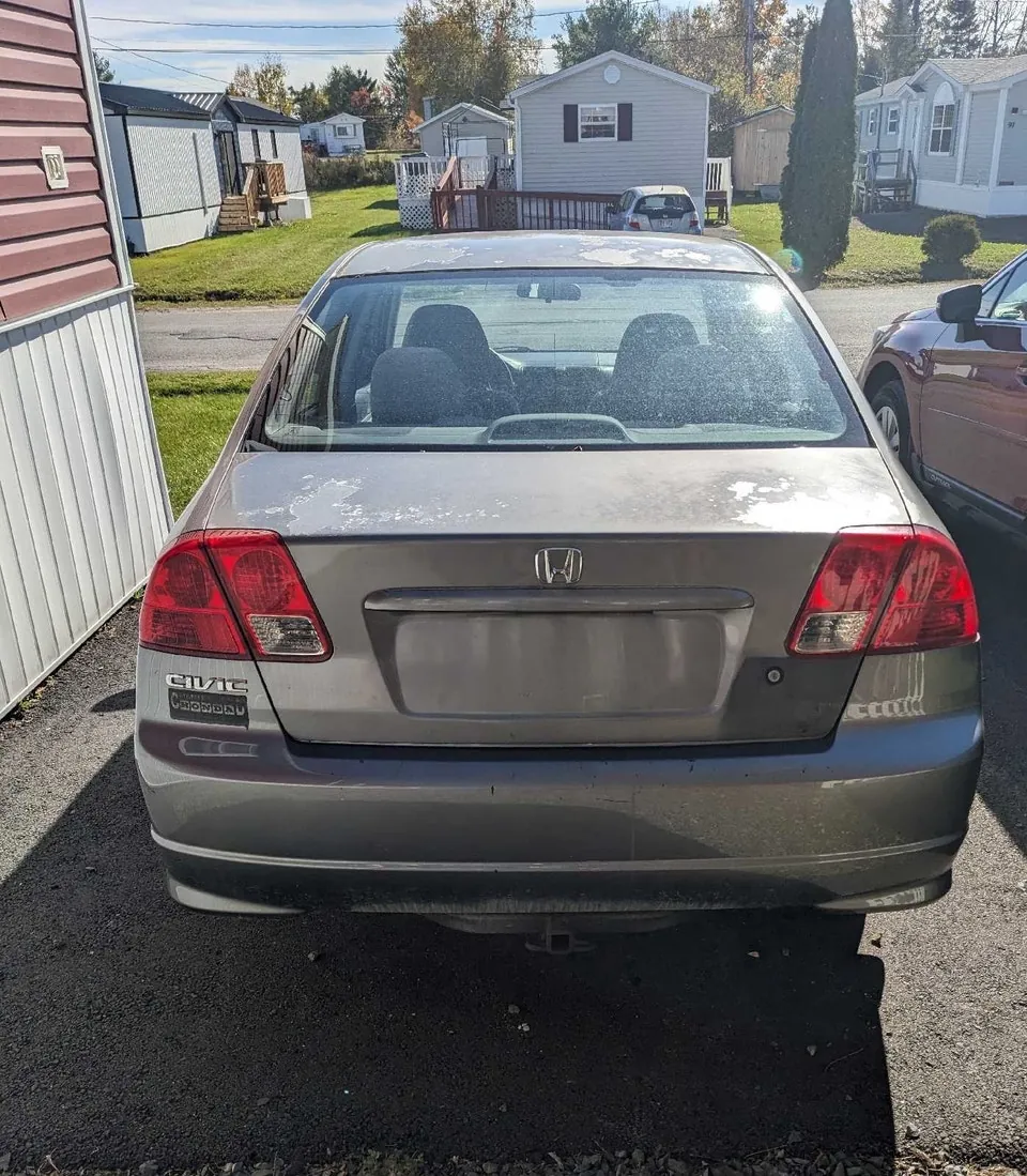 Honda Civic 2004 photo 3