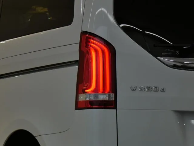 Mercedes-Benz V-Class 2023 photo 4