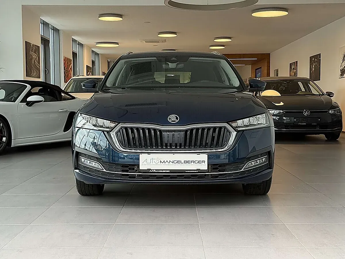 Skoda Octavia 2023 photo 2
