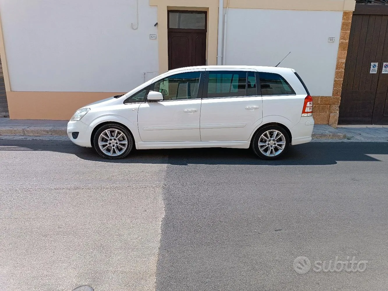 Opel Zafira 2011 photo 3