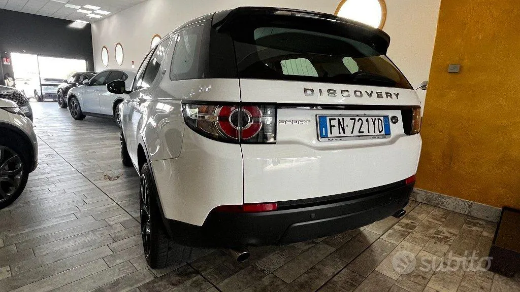 Land Rover Discovery Sport 2018 photo 4