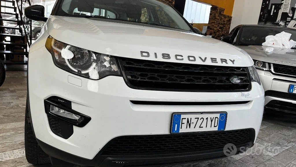 Land Rover Discovery Sport 2018 photo 2