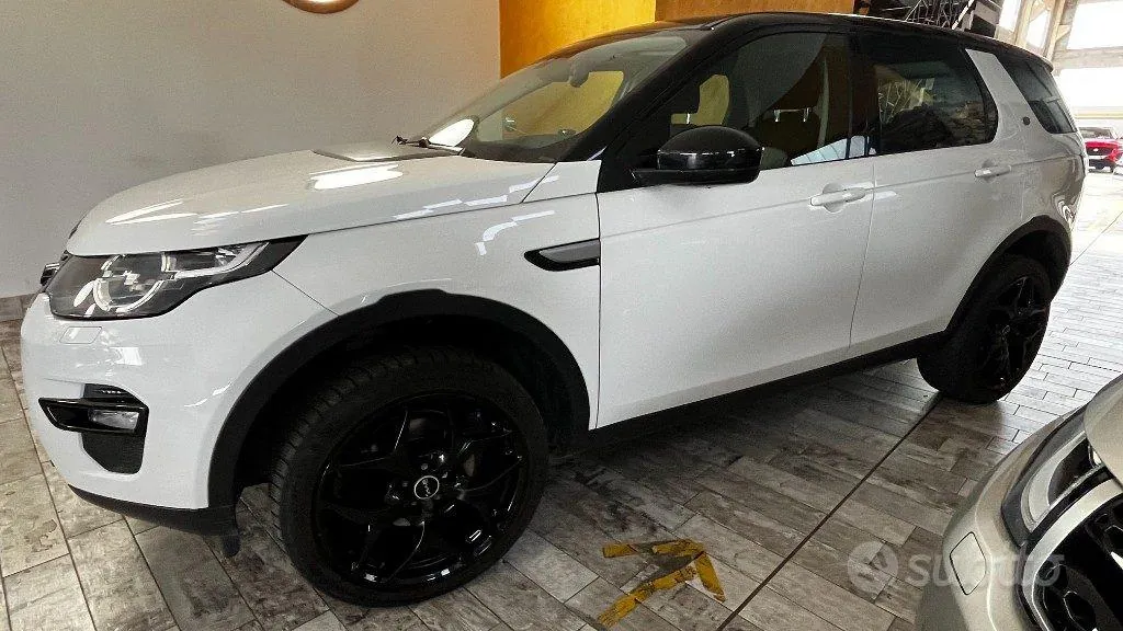 Land Rover Discovery Sport 2018 photo 3