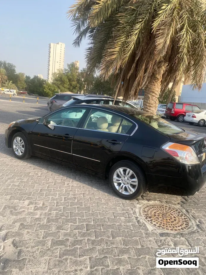 Nissan Altima 2012 photo 2