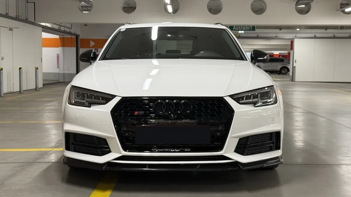 Audi A4 2017 photo 2