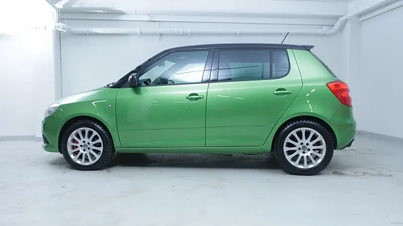Skoda Fabia 2011 photo 3
