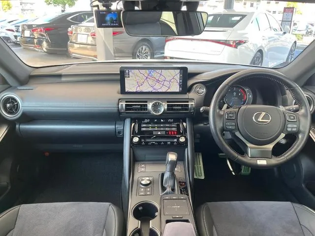 Lexus Is300 2021 photo 2