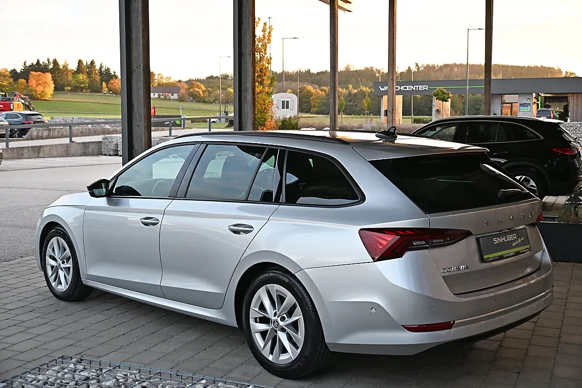 Skoda Octavia 2021 photo 3