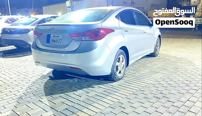 Hyundai Elantra 2012 photo 3